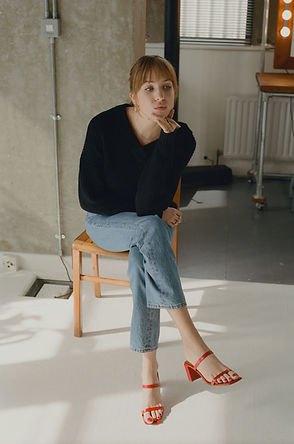 lizzy hadfield feet 2