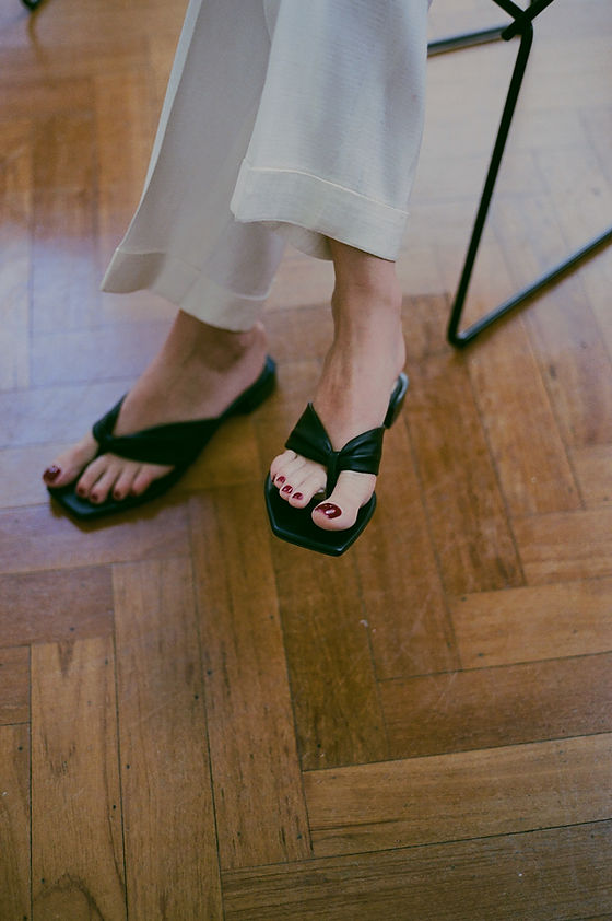 lizzy hadfield feet 3