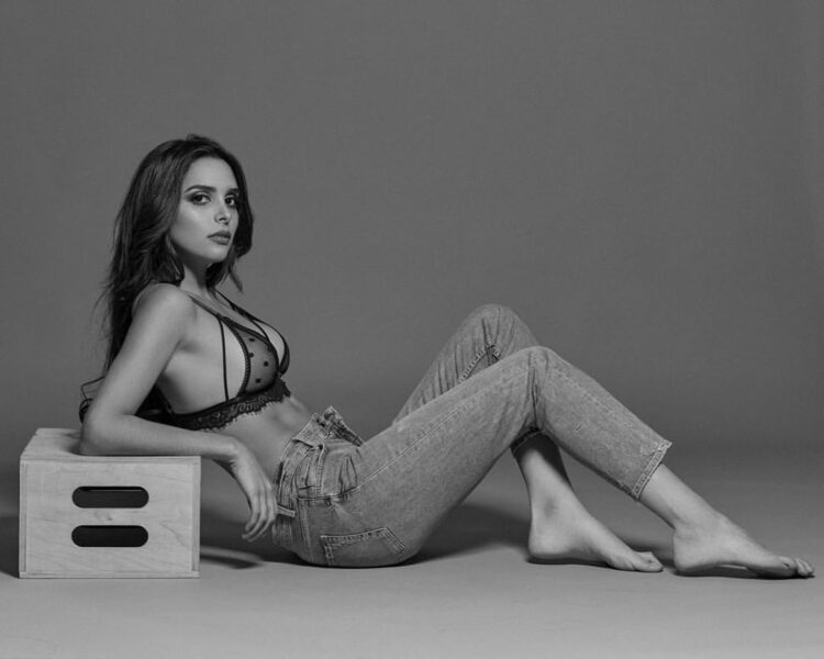 lluvia carrillo feet 2