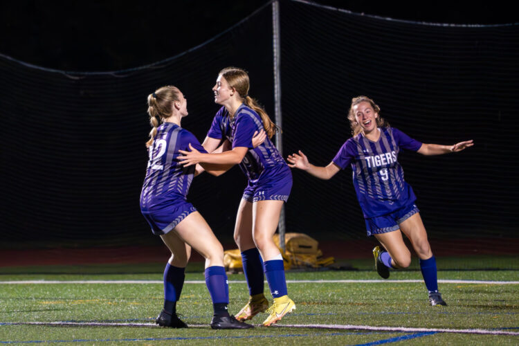 logan mackenzie reese feet 1