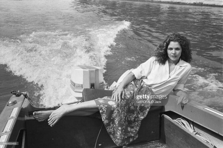 Lois Chiles Feet