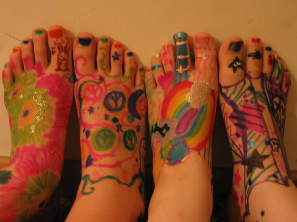 lois sharpie feet 1