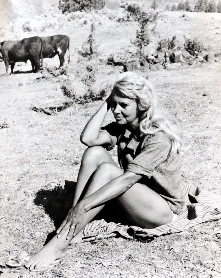 lola albright feet 2