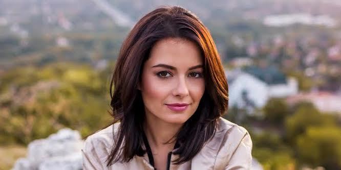 lola hivatalos oldal feet 1