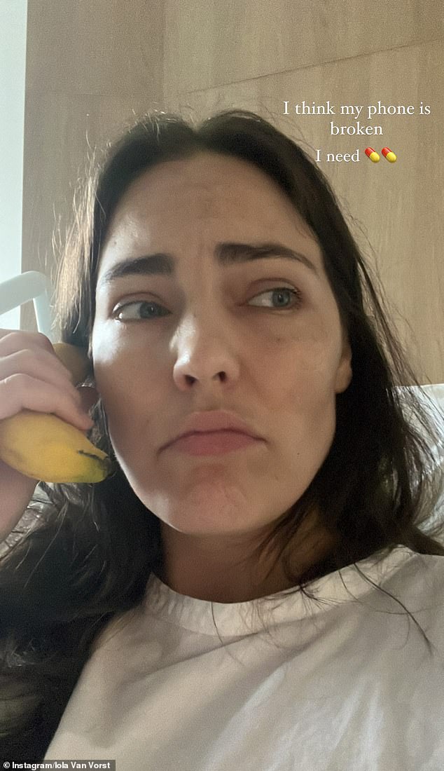 lola van vorst feet 1