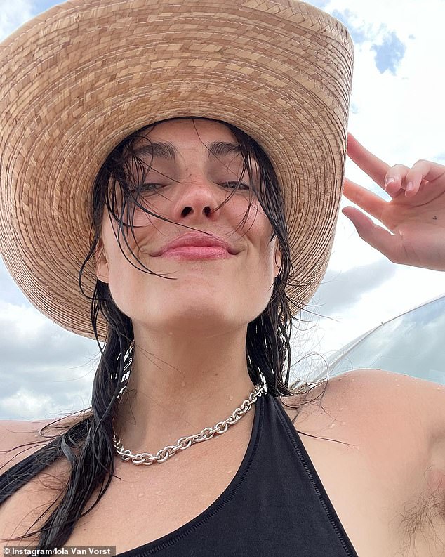 lola van vorst feet 5