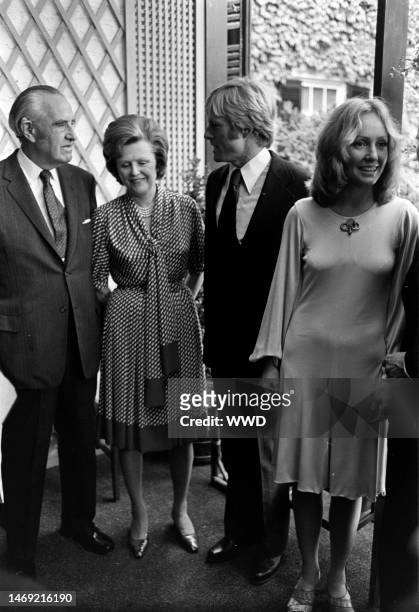 lola van wagenen feet 6