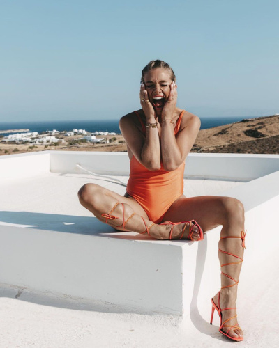 lola weippert feet 4