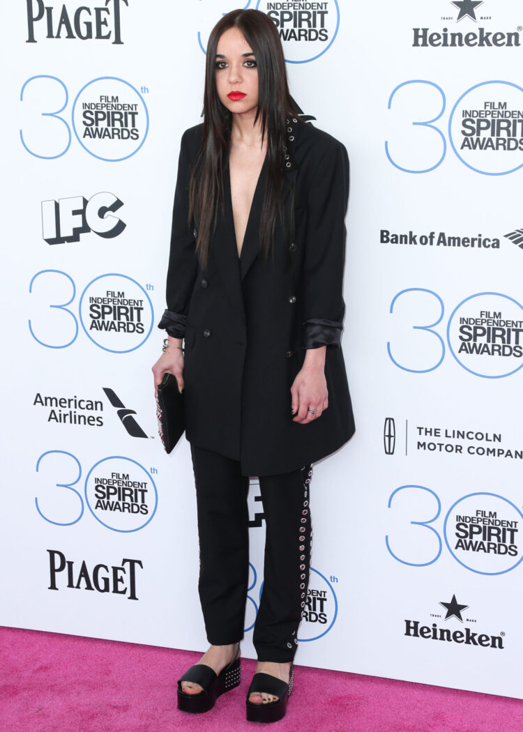 lorelei linklater feet 2 scaled