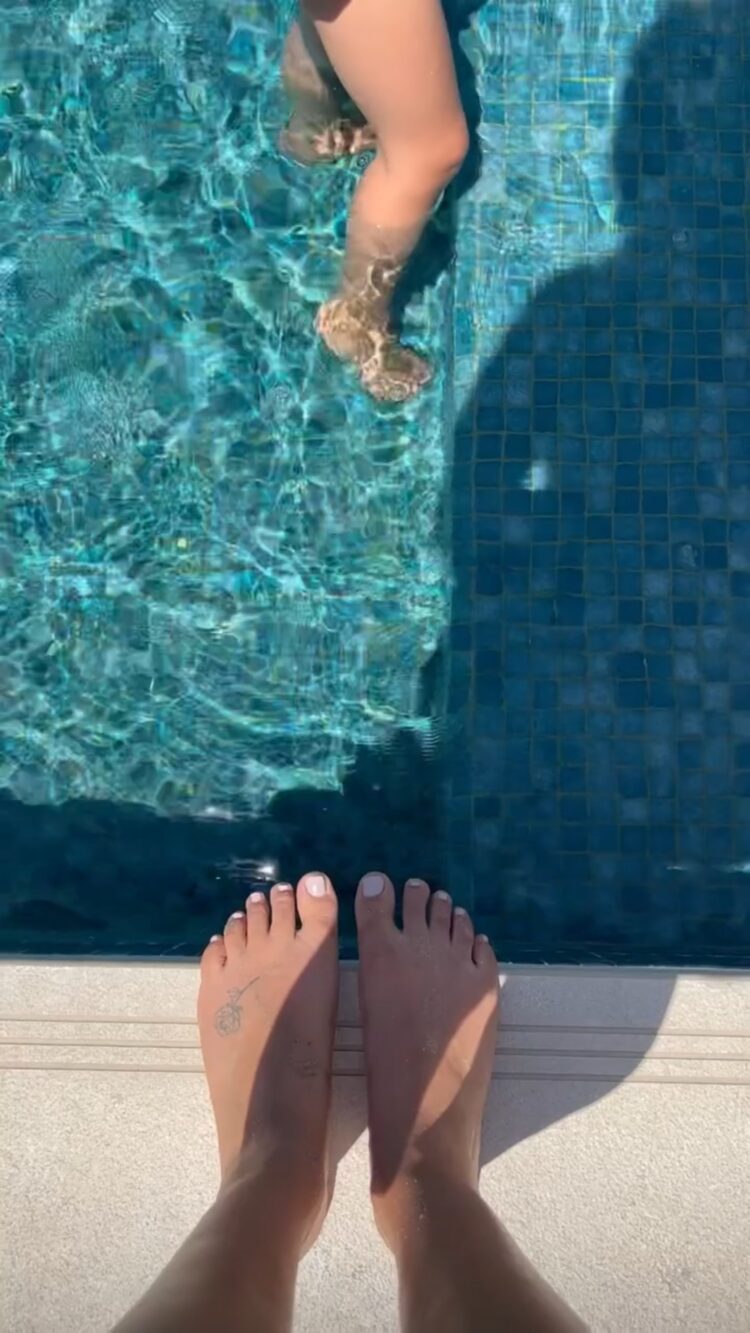 lorenza izzo feet 1