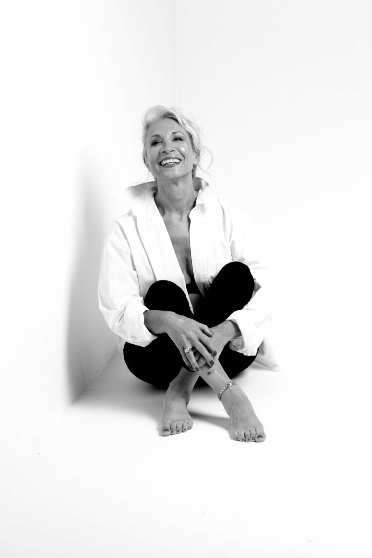 loreto valenzuela feet scaled