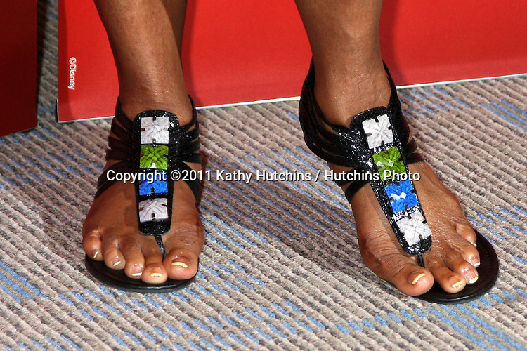 loretta devine feet 3