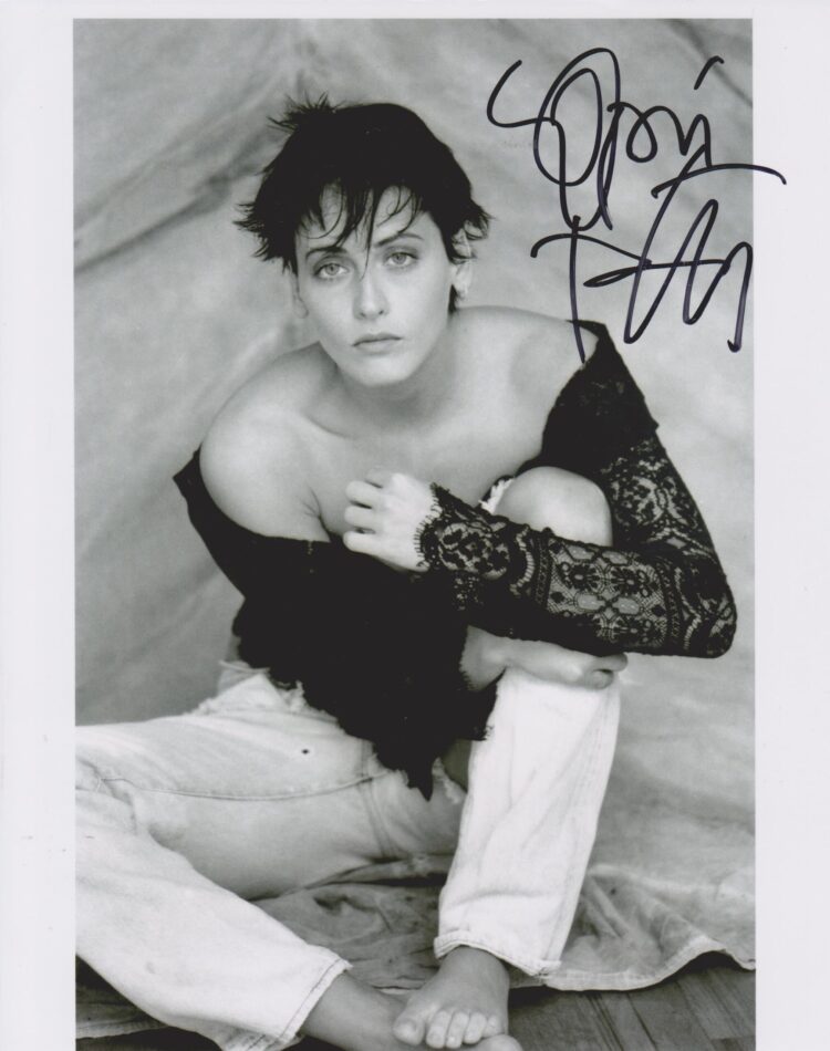 lori petty feet 1 scaled
