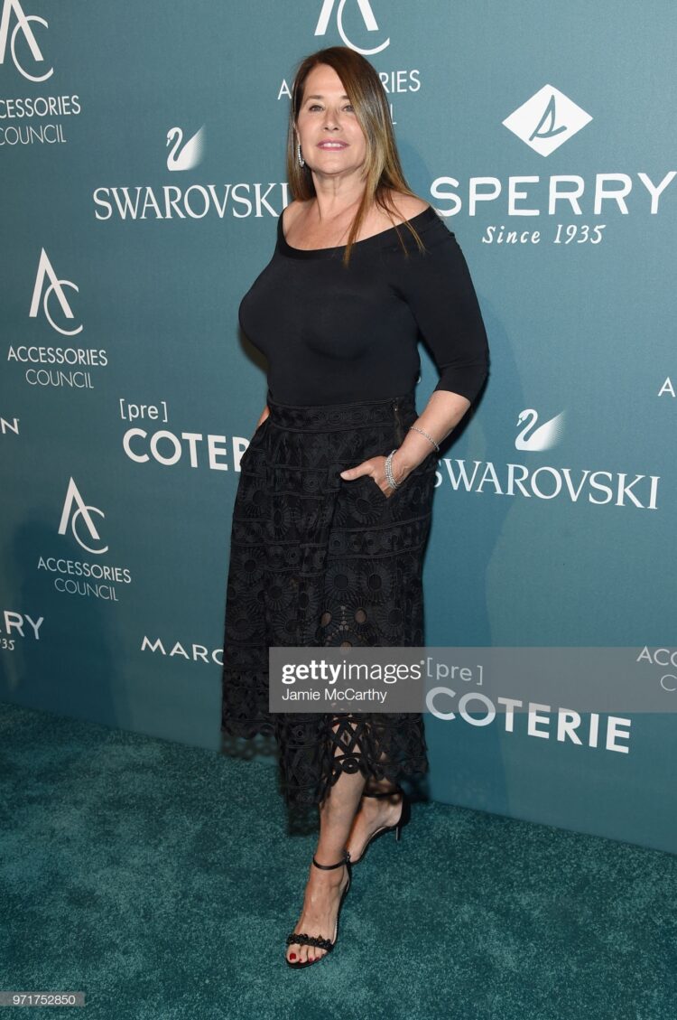 lorraine bracco feet 6