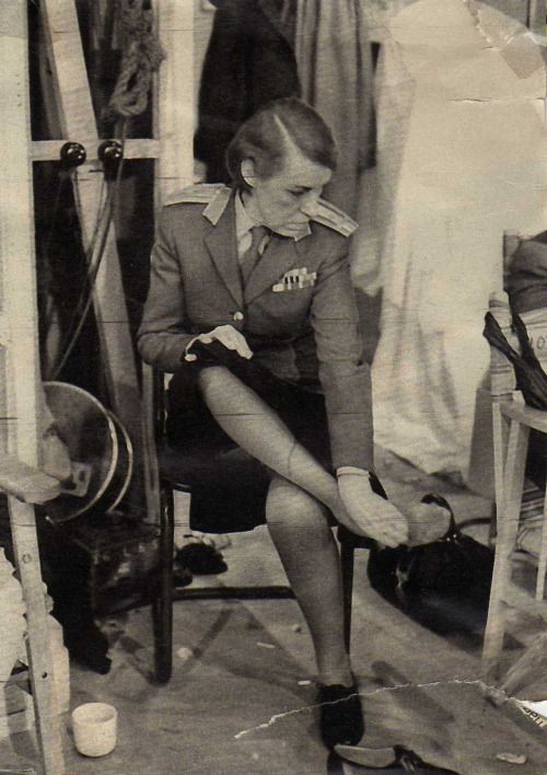 lotte lenya feet