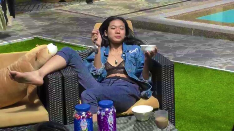 lou yanong feet 6