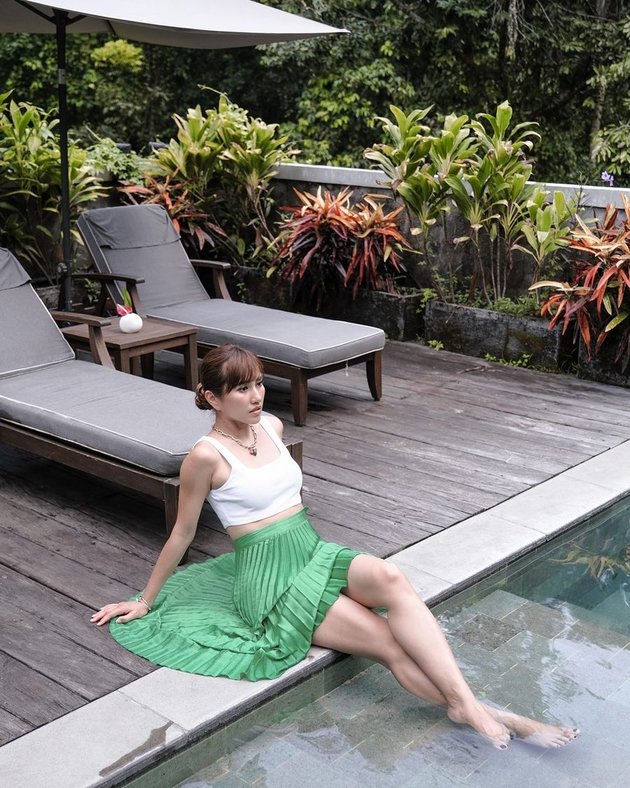 louise anastasya feet 1