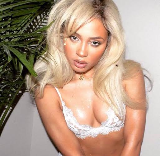 louise chantal feet 6