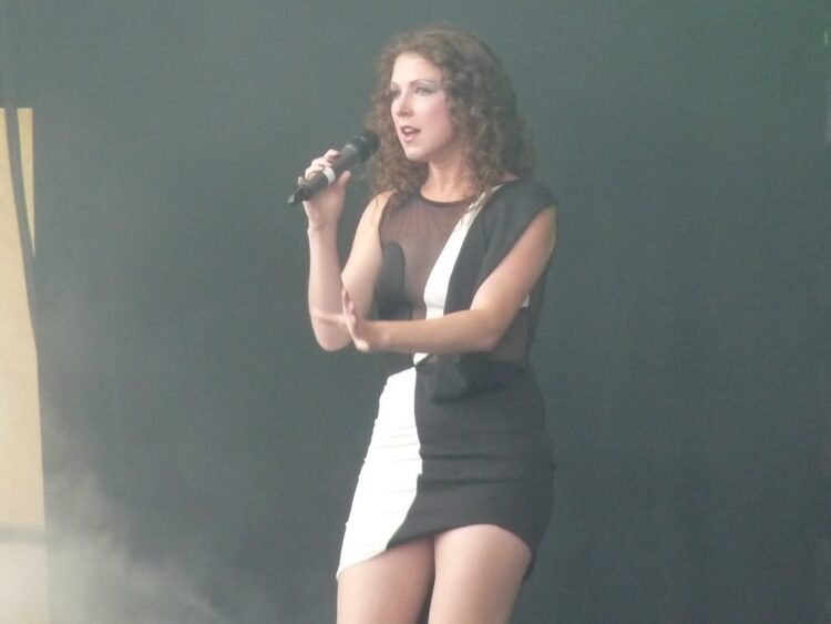 louise dearman feet 4