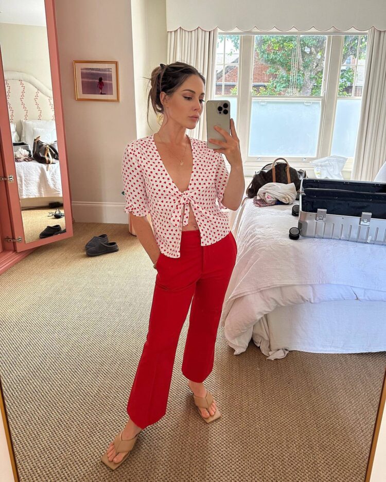 louise thompson feet 4