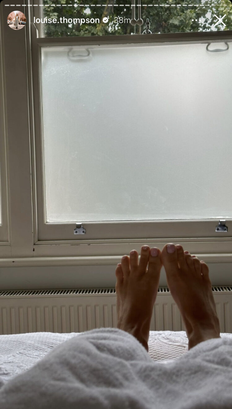 louise thompson feet 5