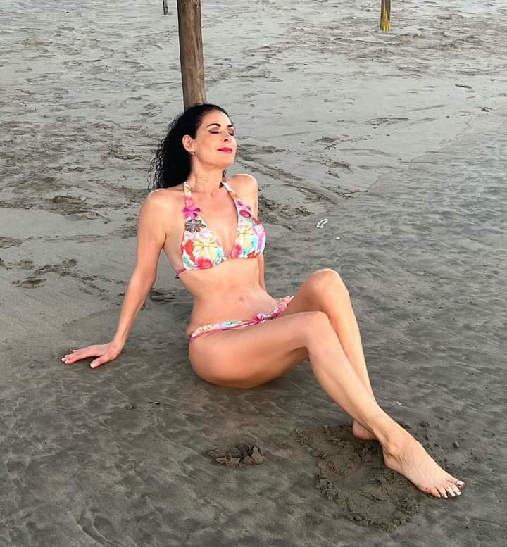 lourdes munguia feet