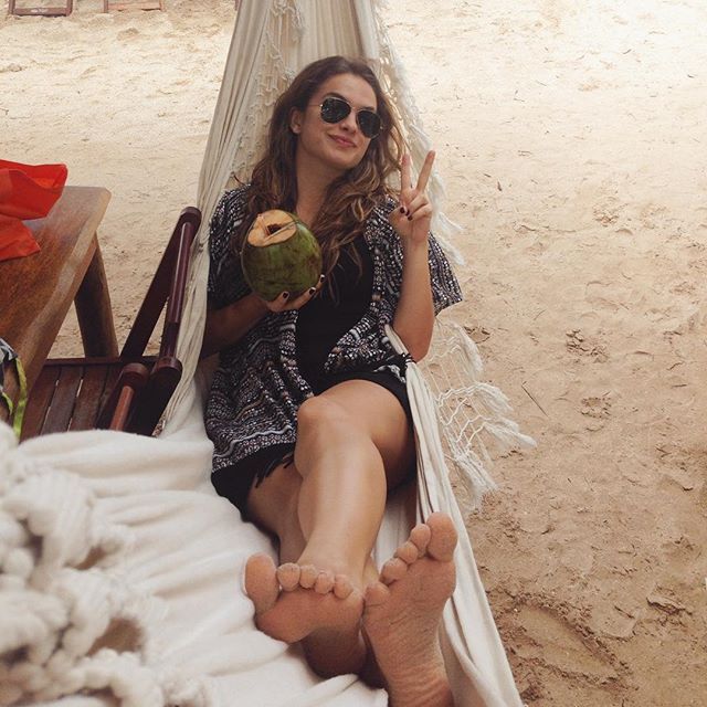 lua blanco feet 4