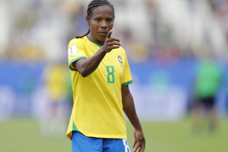 luana benites feet 2