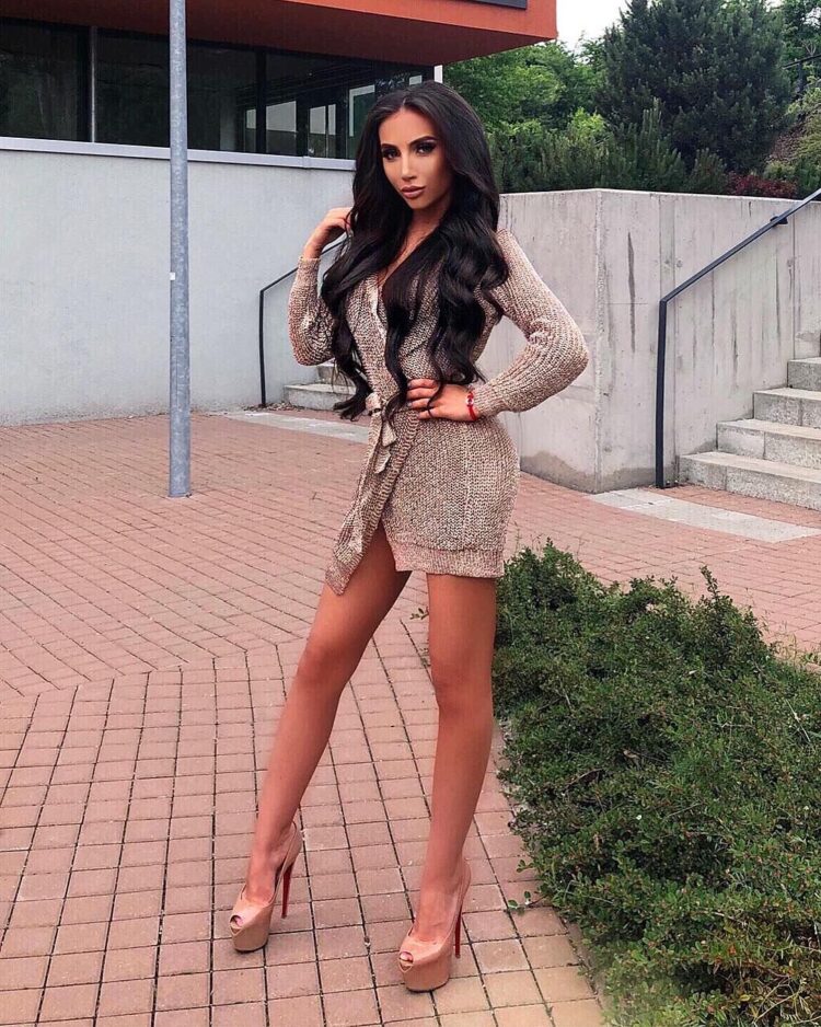 luana mazreku feet 1