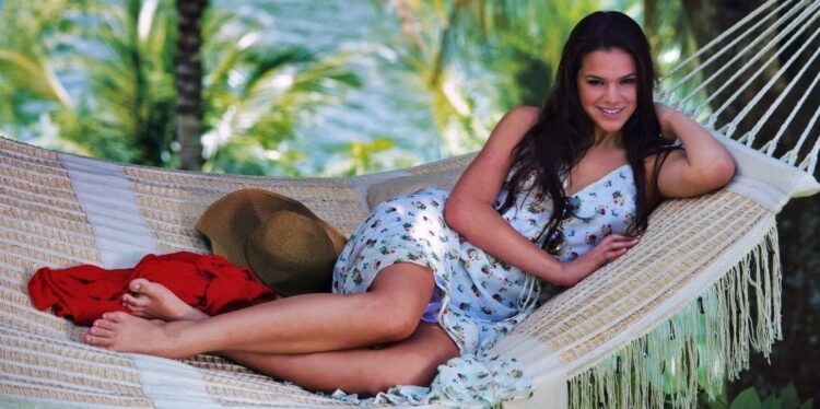 luana r. marquezine feet 4