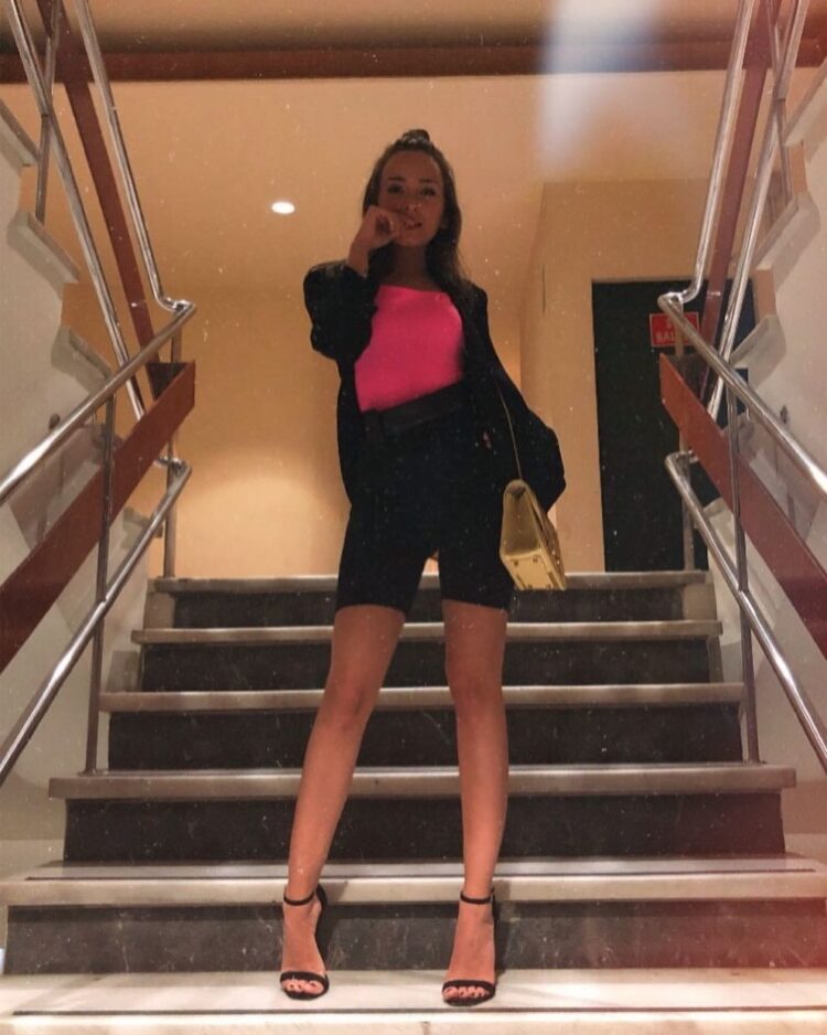 lucia de la puerta feet 6