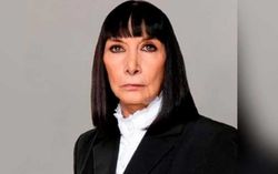 lucia guilmain feet 3