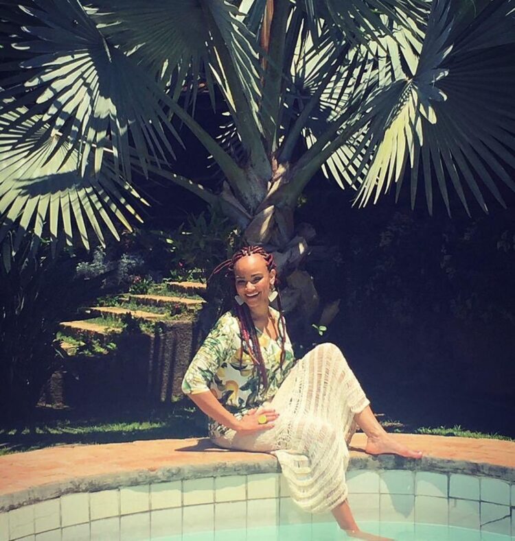 luciana mello feet 1