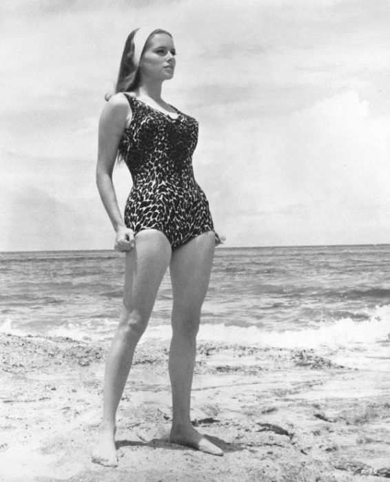 luciana paluzzi feet 4