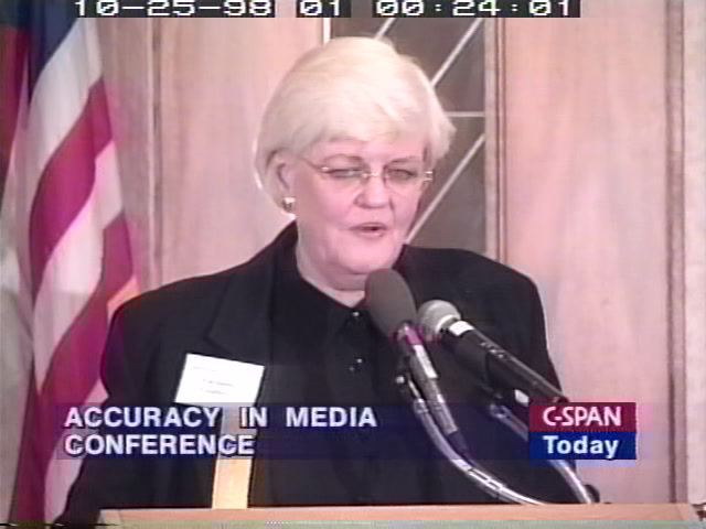 lucianne goldberg feet 2