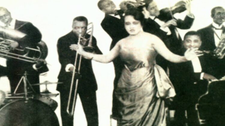 lucille hegamin feet 2