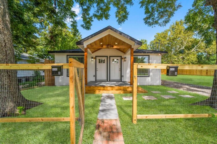 lucille houston feet 6