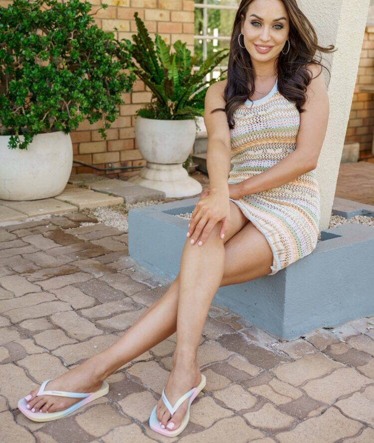 lucinda nicholas feet 3