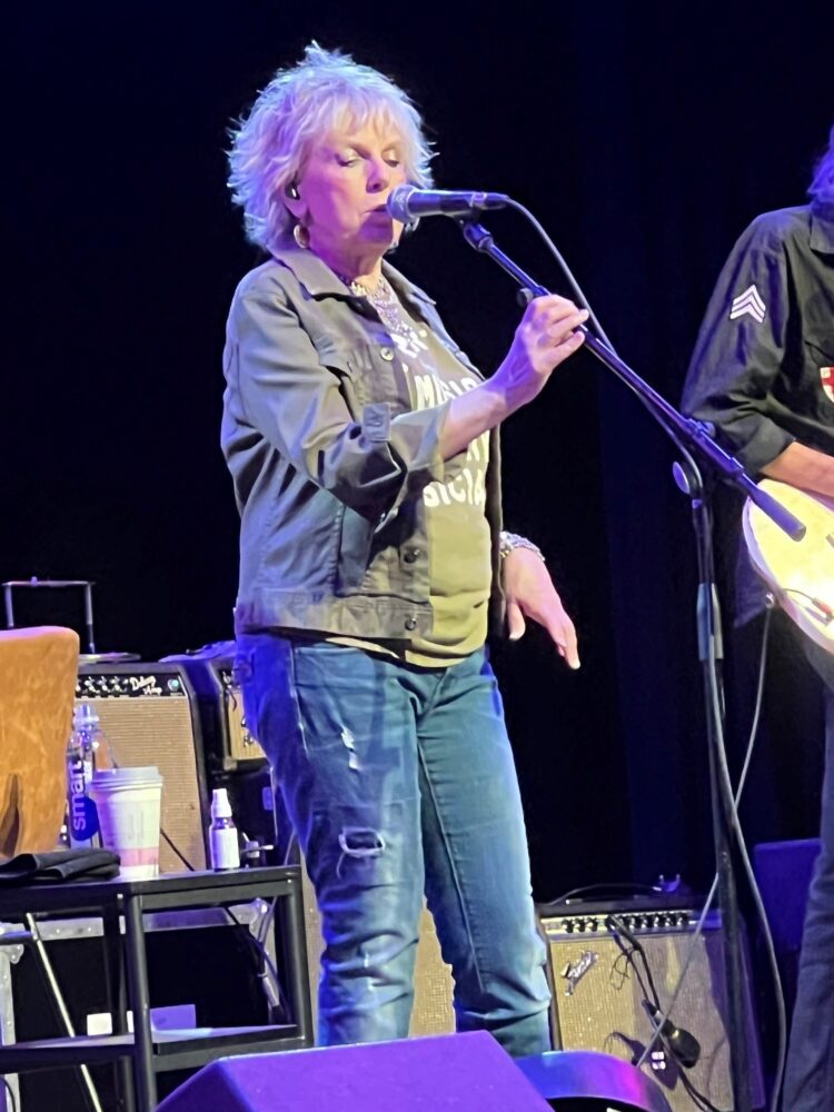 lucinda williams feet 5