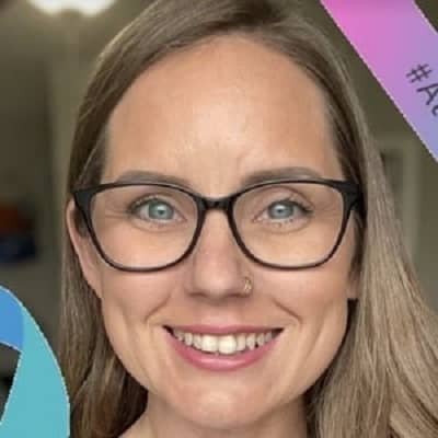 lucy ann eades feet 3