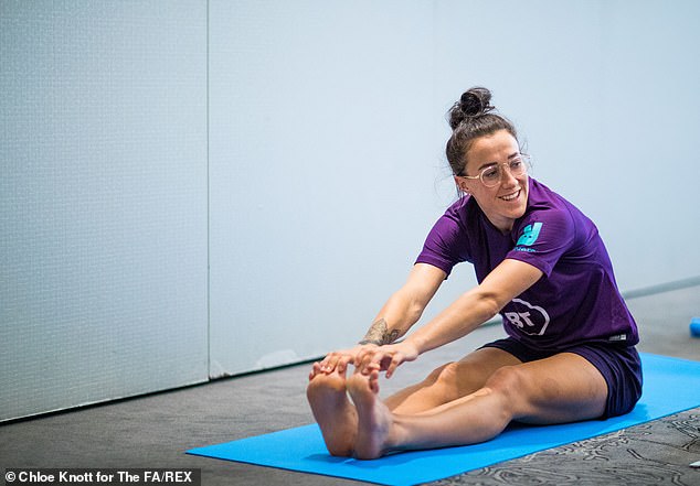 lucy bronze feet 5