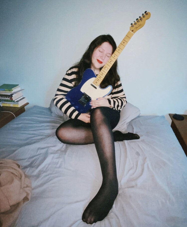 lucy dacus feet