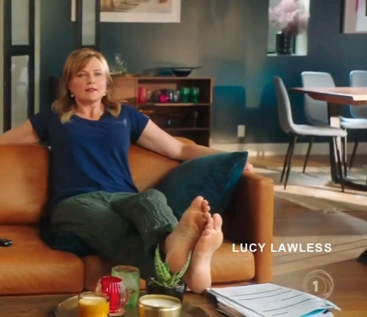 lucy lawless feet 5