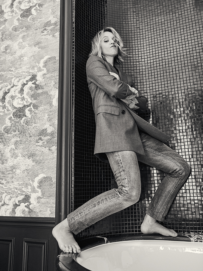 ludivine sagnier feet 5