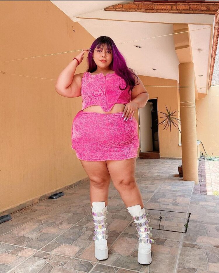 luna martinez feet 4