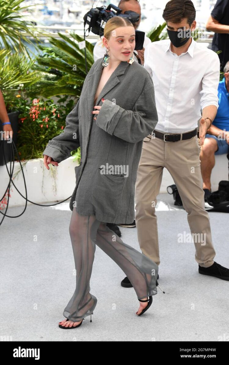 luna sofia wedler feet 1