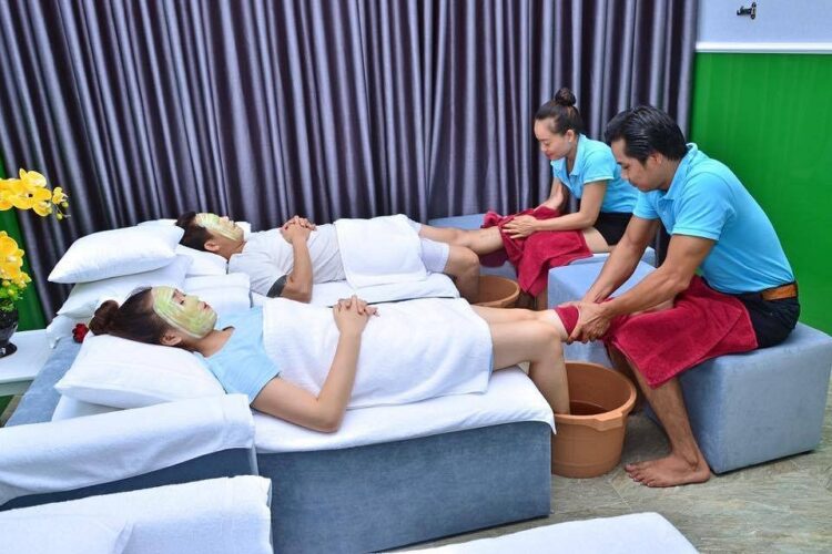 luong ngoc ha feet 5