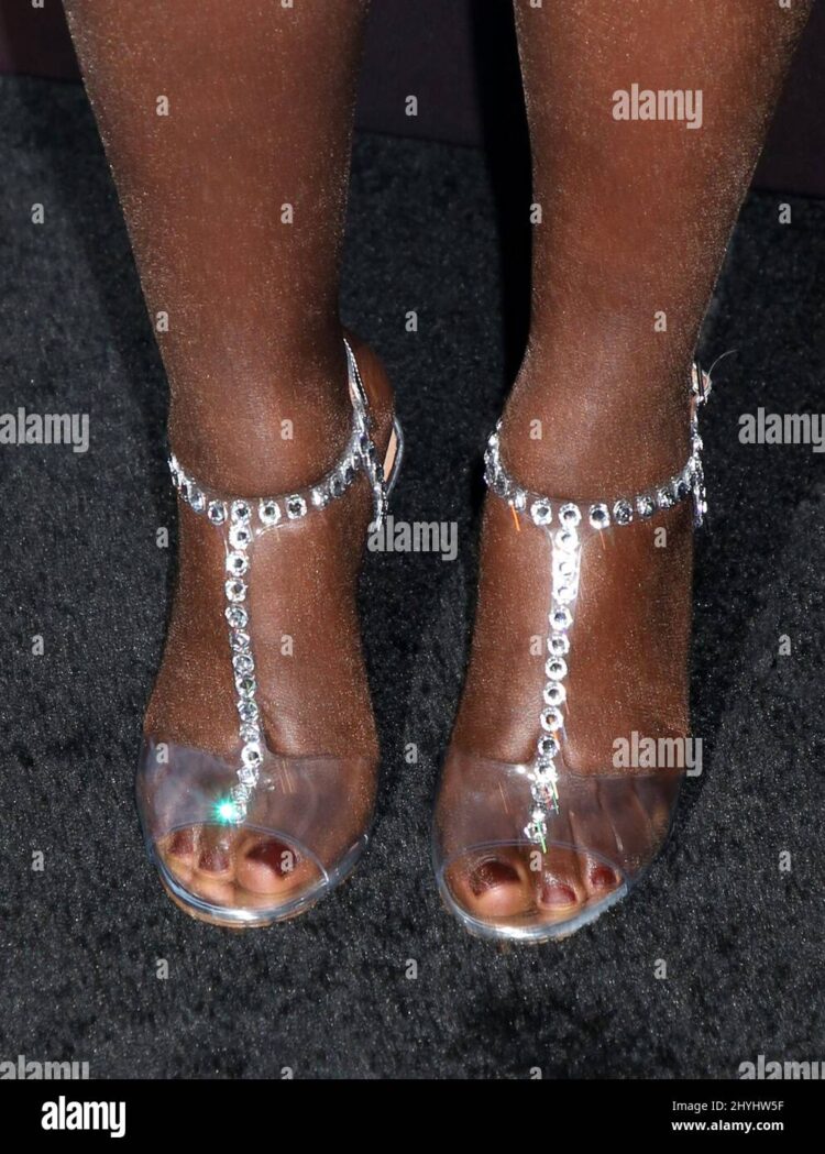 lupita nyongo feet 4