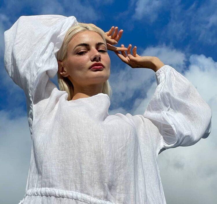 lydia kirwood feet 3