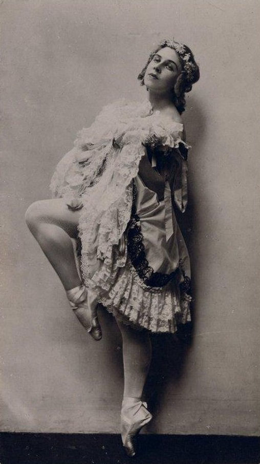 lydia lopokova feet 4